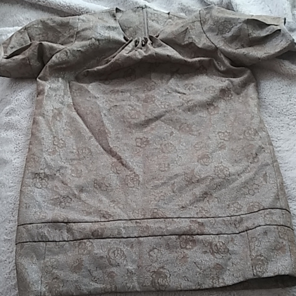 Beautiful golden embroidered party dress size smal